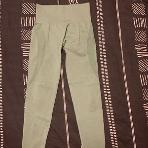 SOLD NVGTN sage green seamless leggings
